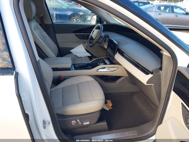 5LMPJ8J42RJ878069 Lincoln gtdi b