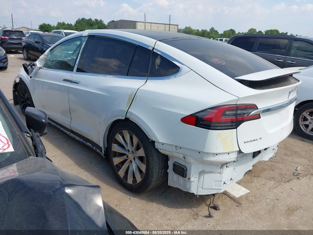 2017 TESLA MODEL X 5YJXCBE20HF050017 Photo 2
