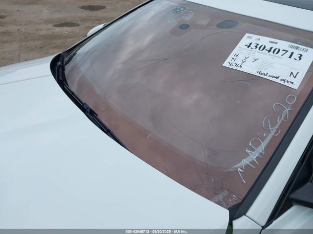 2019 JAGUAR XE SAJAK4GX1KCP53659 Photo 9