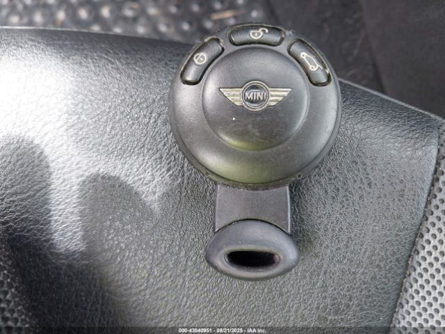 2008 MINI COOPER WMWMF33588TT62528 Photo 10