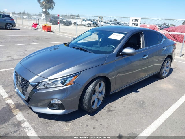 Nissan 2020 2020 1N4BL4EV6LC132653 Image 2
