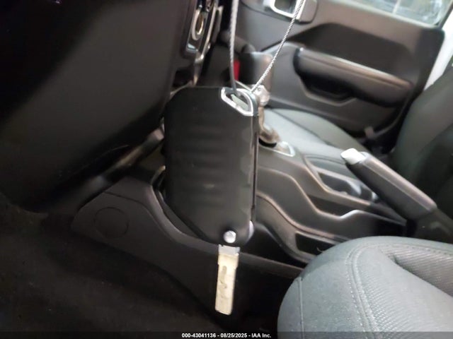 1C4HJXDGXKW582379 Jeep 2019