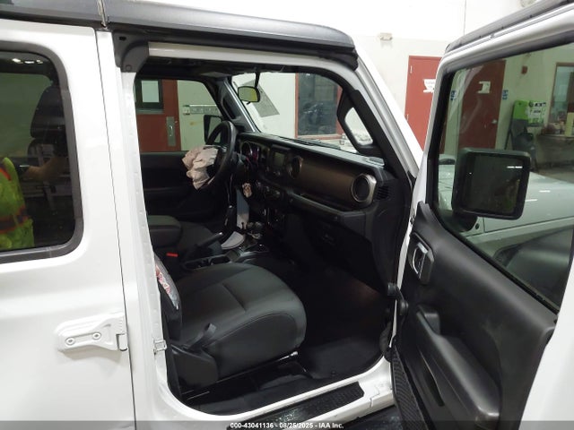 1C4HJXDGXKW582379 Jeep 2019