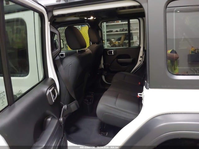 1C4HJXDGXKW582379 Jeep 2019