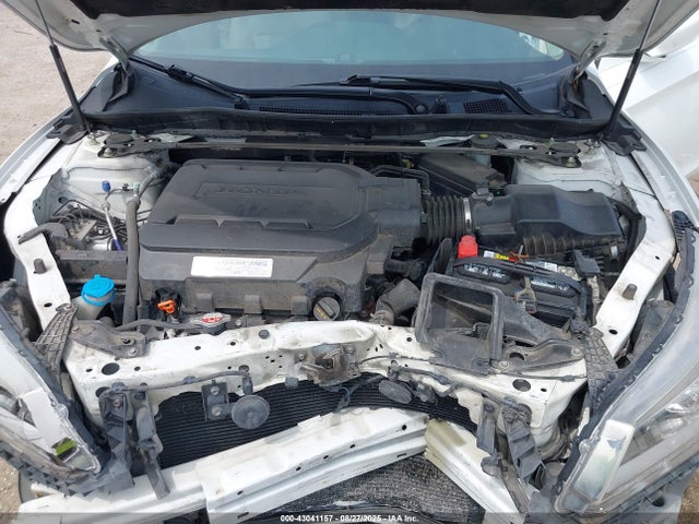 Honda j35y1 2015 1HGCR3F97FA006831 Image 10