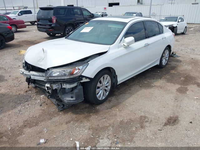 Honda j35y1 2015 1HGCR3F97FA006831 Image 2