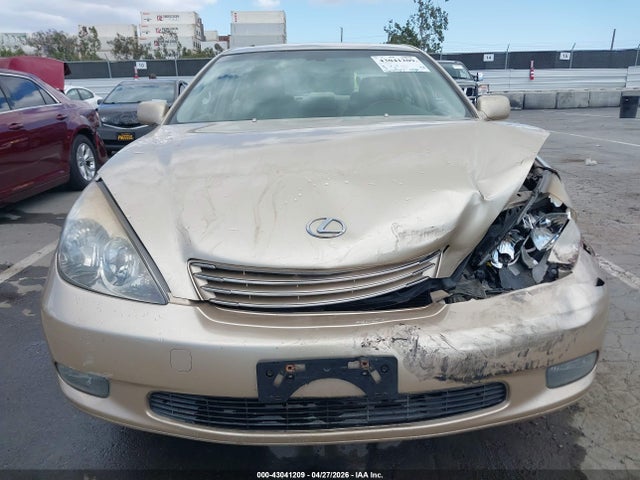 43041209 :رقم المزاد ، JTHBF30G820022674 vin ، 2002 Lexus Es 300 مزاد بيع