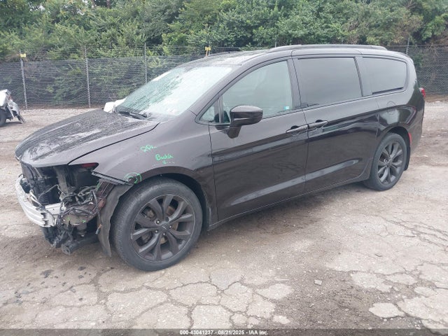 Chrysler Pacifica 2019 2C4RC1FG2KR593829 Image 2