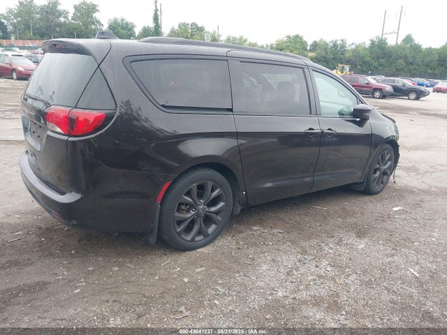 Chrysler Pacifica 2019 2C4RC1FG2KR593829 Image 4