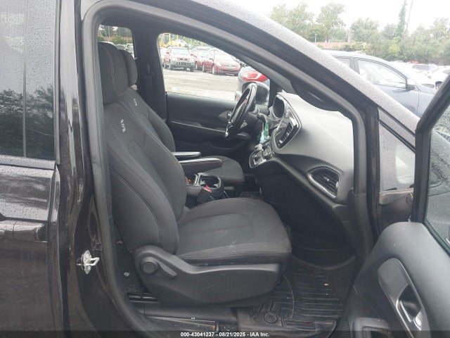 Chrysler Pacifica 2019 2C4RC1FG2KR593829 Image 5