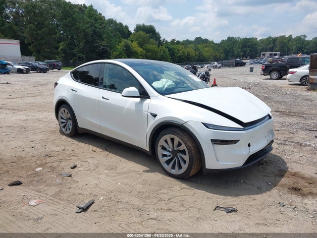 2026 TESLA MODEL Y 7SAYGDEEXTA451369 Photo 0