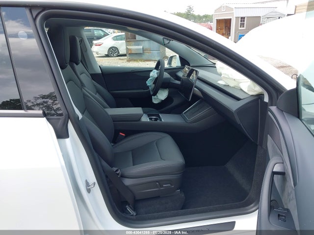 2026 TESLA MODEL Y 7SAYGDEEXTA451369 Photo 4