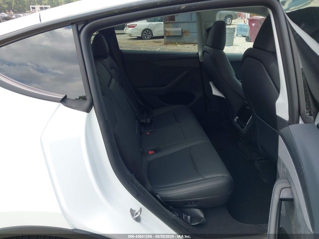 2026 TESLA MODEL Y 7SAYGDEEXTA451369 Photo 7