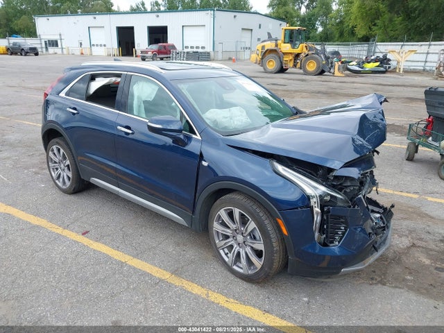2021 CADILLAC XT4 1GYFZDR42MF072375 Photo 0