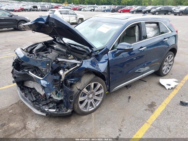 2021 CADILLAC XT4 1GYFZDR42MF072375 Photo 1