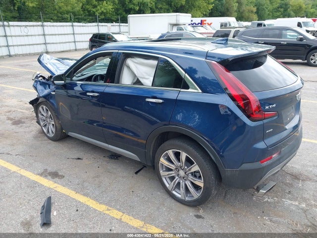 2021 CADILLAC XT4 1GYFZDR42MF072375 Photo 2
