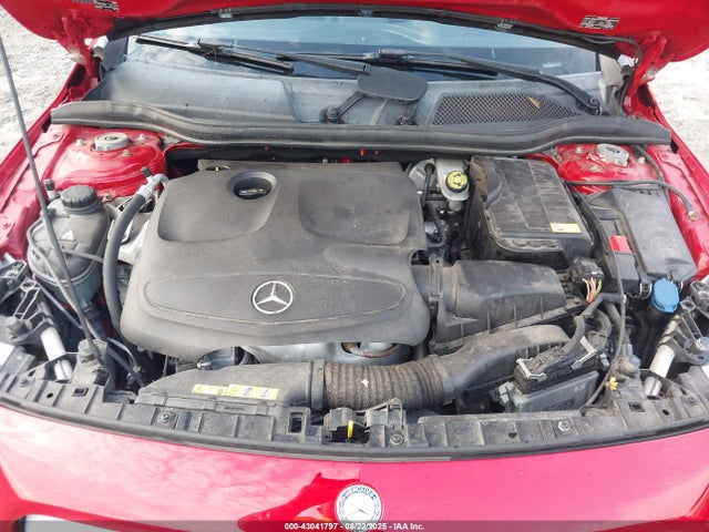 WDCTG4GB5FJ071151 Mercedes-Benz GLA-Class