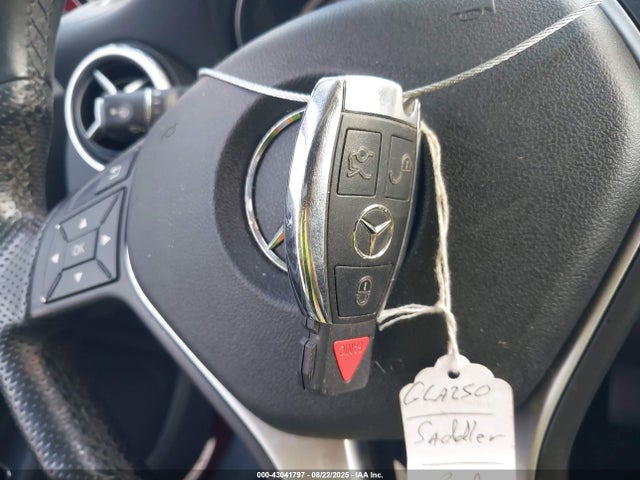 WDCTG4GB5FJ071151 Mercedes-Benz GLA-Class