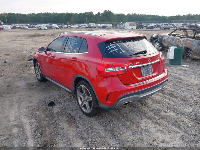 WDCTG4GB5FJ071151 Mercedes-Benz GLA-Class