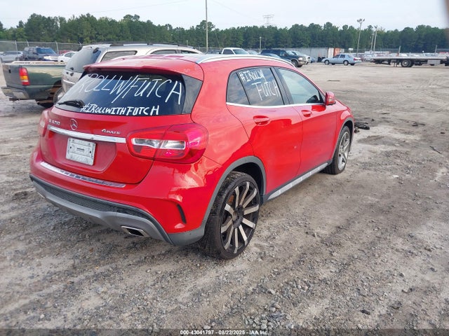 WDCTG4GB5FJ071151 Mercedes-Benz GLA-Class