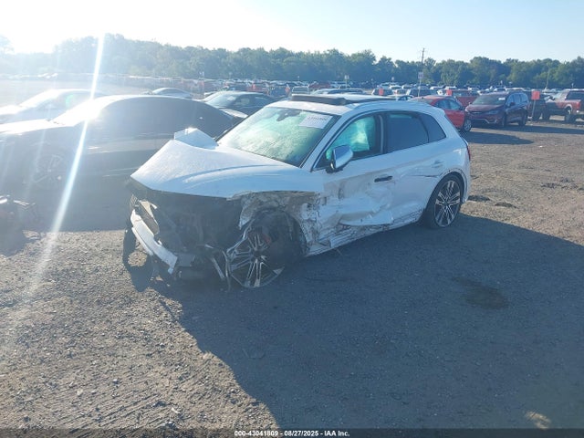 2018 AUDI SQ5 WA1C4AFY5J2015324 Photo 1