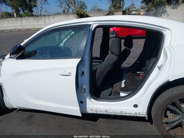 2C3CDXBG8JH297704 Dodge 2018