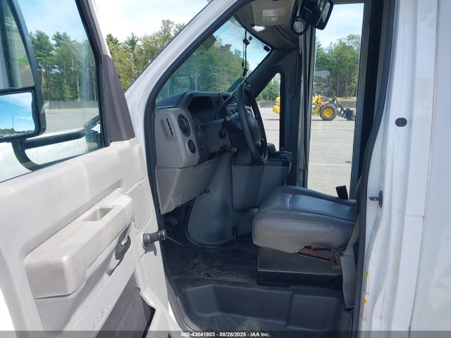 Продаж на аукціоні авто 2018 Ford E-350 Cutaway, vin: 1FDEE3F62JDC31122, номер лоту: 43041903