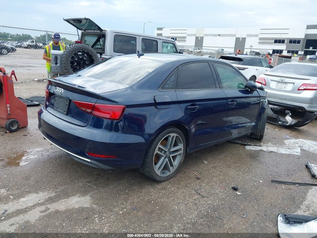 2017 AUDI A3 WAUAUGFFXH1042708 Photo 3