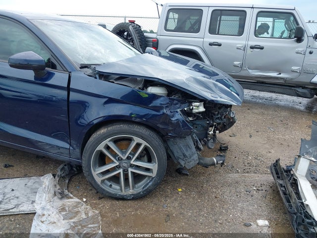 2017 AUDI A3 WAUAUGFFXH1042708 Photo 5