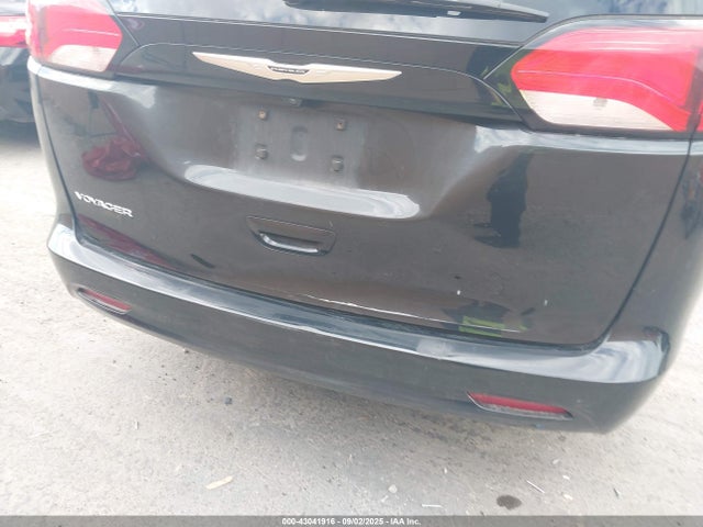 Chrysler Voyager 2022 2C4RC1CG0NR158090 Image 18