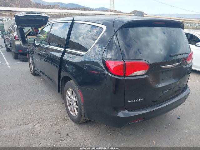 Chrysler Voyager 2022 2C4RC1CG0NR158090 Image 3