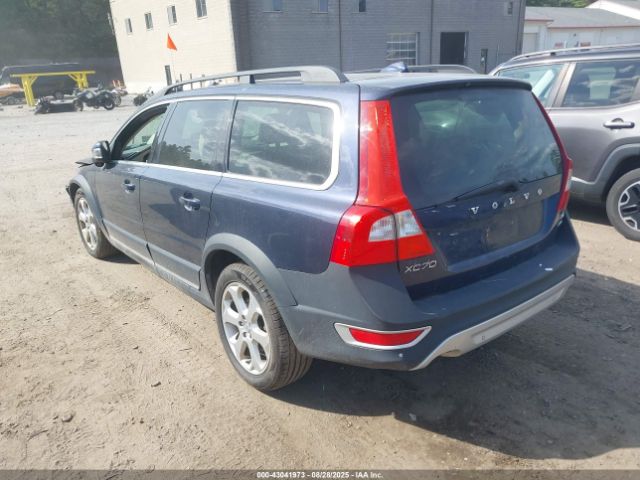 2011 VOLVO XC70 YV4902BZ5B1096359 Photo 2