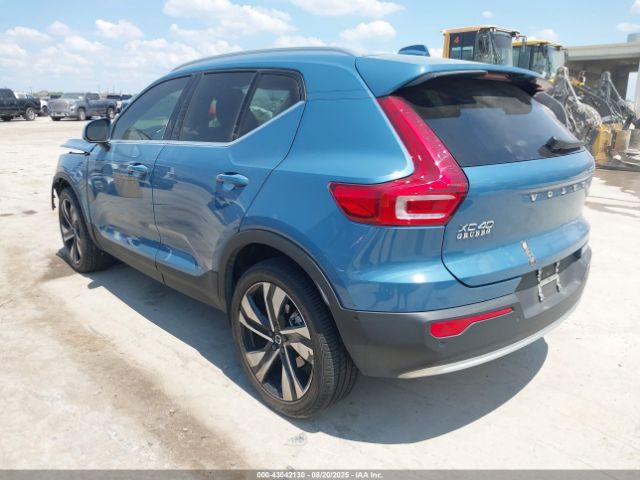 2023 VOLVO XC40 YV4L12UF8P2085671 Photo 2