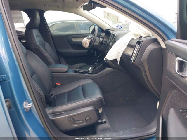 2023 VOLVO XC40 YV4L12UF8P2085671 Photo 4