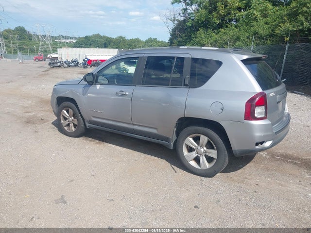 Jeep 2016 2016 1C4NJCBA5GD561016 Image 3