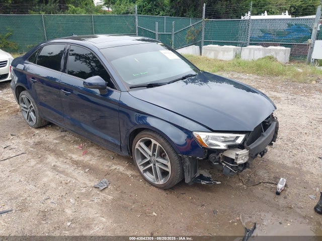 2017 AUDI A3 WAUB8GFF4H1027081 Photo 0