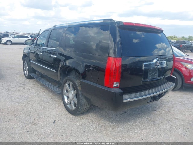 2008 CADILLAC ESCALADE ESV 1GYFK66858R209711 Photo 2