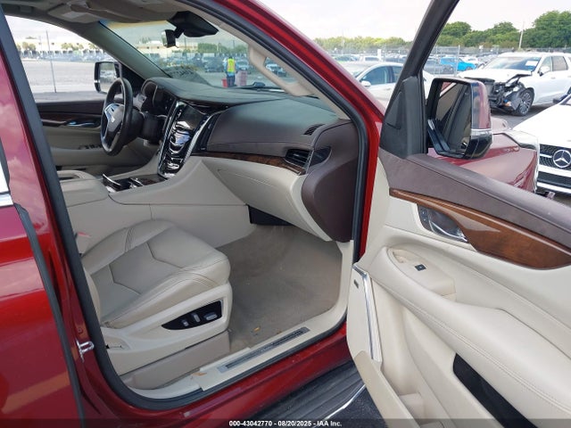 Продаж на аукціоні авто 2017 Cadillac Escalade Esv Luxury, vin: 1GYS3HKJ0HR255673, номер лоту: 43042770