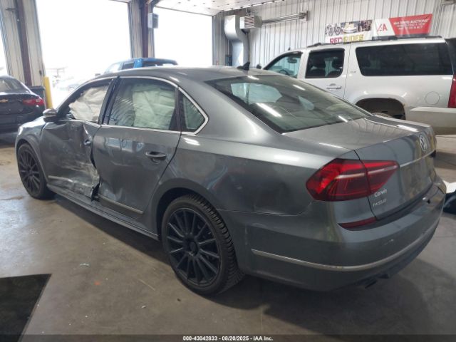 2017 VOLKSWAGEN PASSAT 1VWDT7A33HC030045 Photo 2