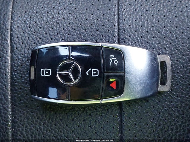W1KZF8EB6MA915925 Mercedes-Benz m264