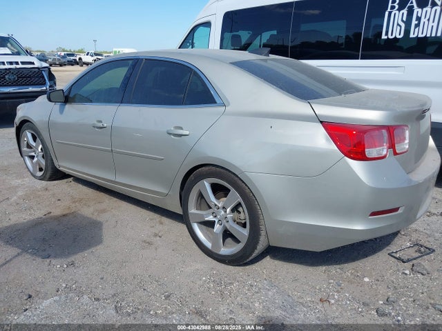 Chevrolet lkw 2015 1G11A5SL7FF322350 Image 3
