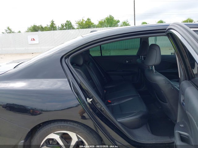 1HGCR2F82HA101883 Honda k24w1