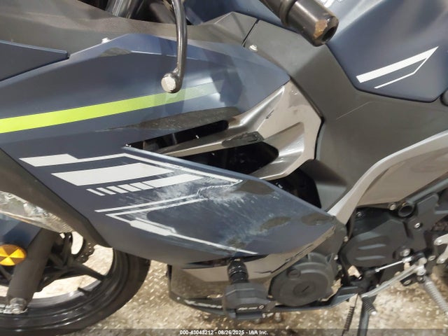 JKAEXKH10NDAH8524 Kawasaki Ninja 400