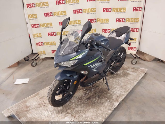 JKAEXKH10NDAH8524 Kawasaki Ninja 400
