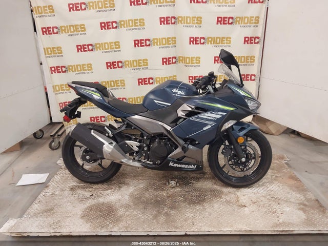 JKAEXKH10NDAH8524 Kawasaki Ninja 400