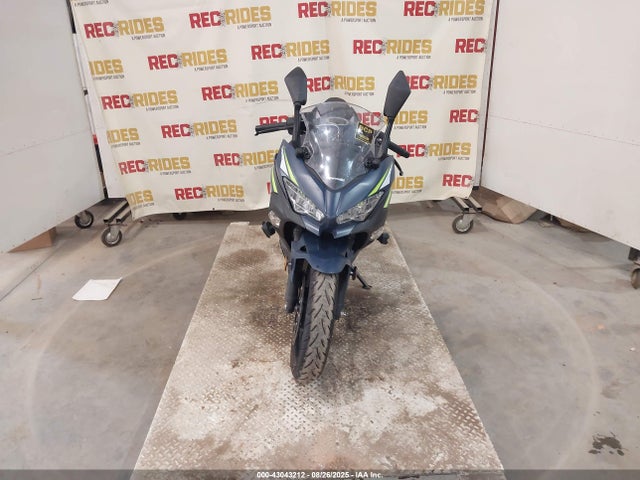 JKAEXKH10NDAH8524 Kawasaki Ninja 400