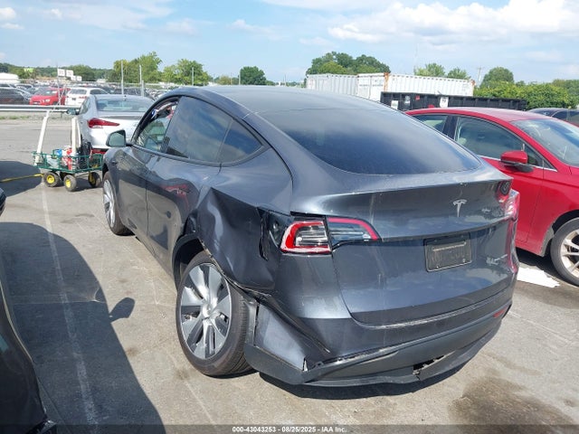 2023 TESLA MODEL Y 7SAYGDEE4PA207528 Photo 2