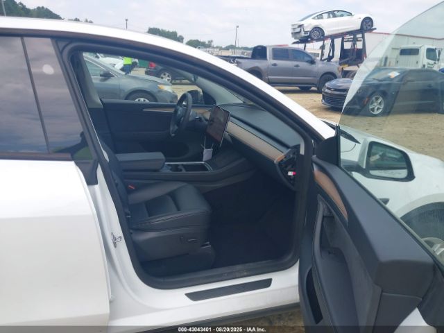2023 TESLA MODEL Y 7SAYGDEE8PA150850 Photo 4