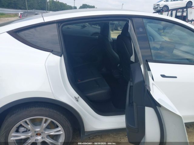 2023 TESLA MODEL Y 7SAYGDEE8PA150850 Photo 7