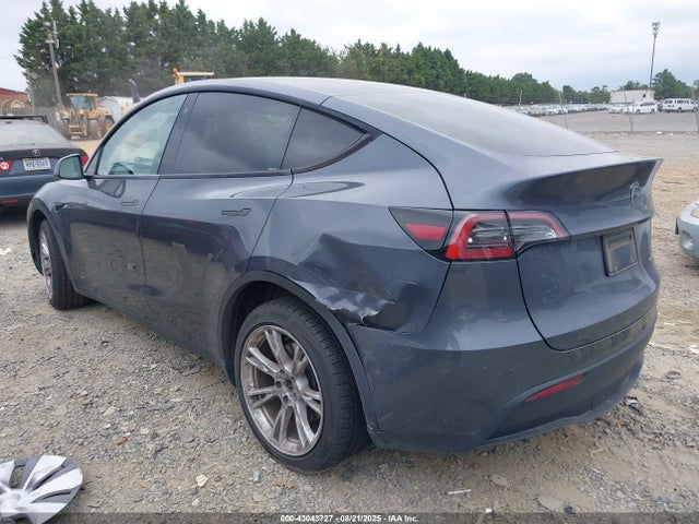 2023 TESLA MODEL Y 7SAYGAEE9PF646872 Photo 2